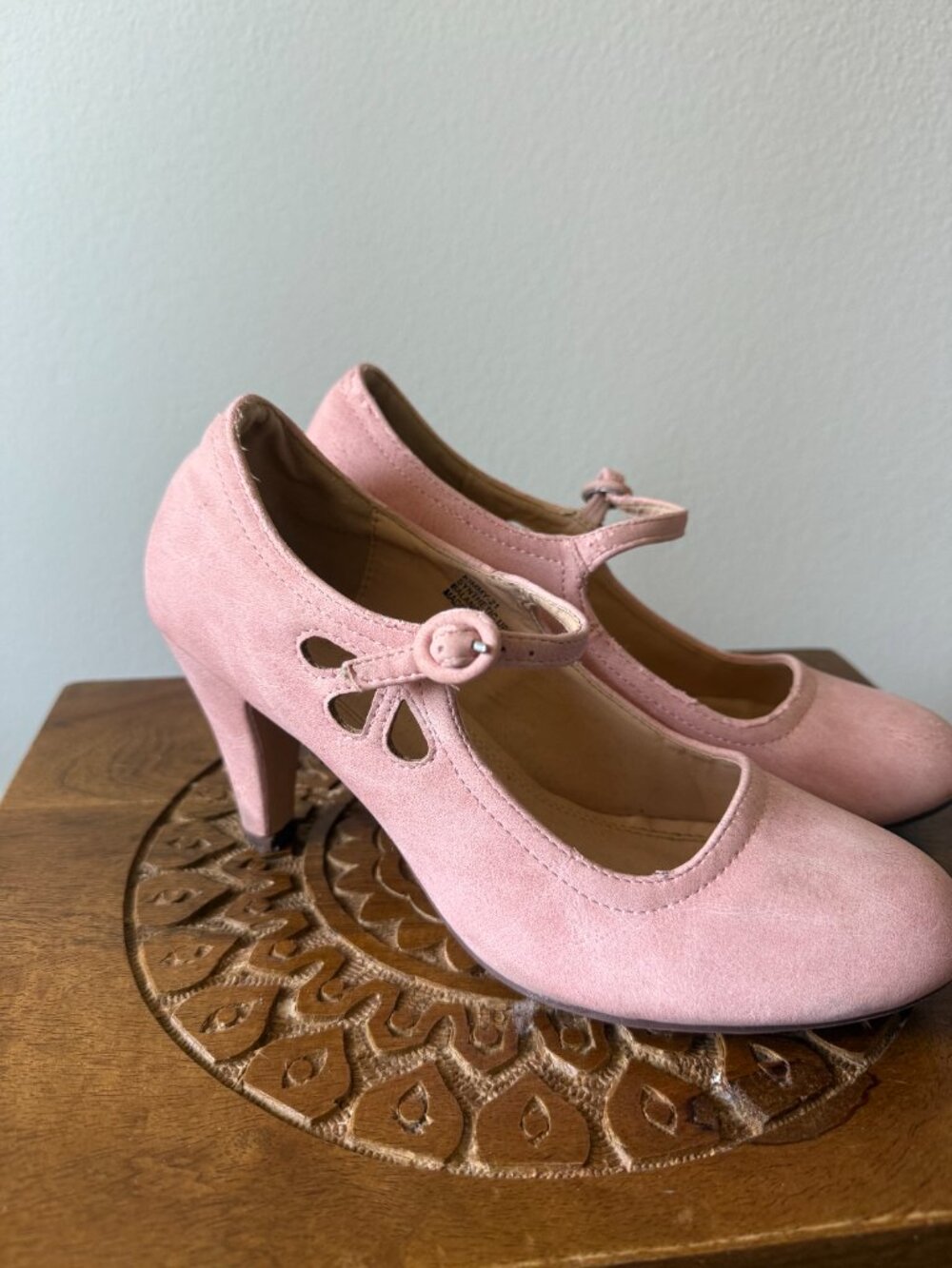 Shoes - Picture 2 of 3